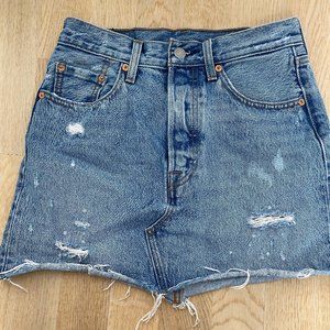 High Rise Levi's Distressed Denim Skirt Size 25